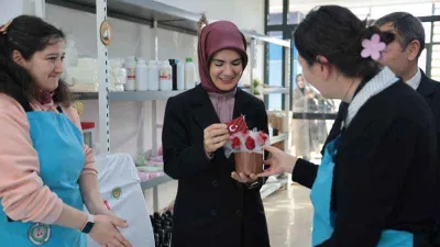 Bakan Göktaş'tan engellilere ziyaret 