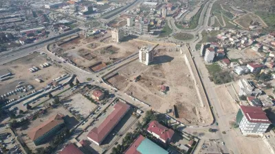 Depremin simgesi Ebrar Sitesi'nde yerinde dönüşüm