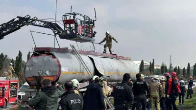 Akaryakıt tankerinde yangın: 4 yaralı