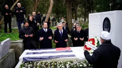 Serdal Adalı, Süleyman Seba’nın kabrini ziyaret etti