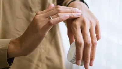 Kırışıkları 21 Günde Azaltan Nemlendirici