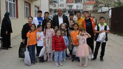 Çocuklar “Holo” diyerek şeker topladı