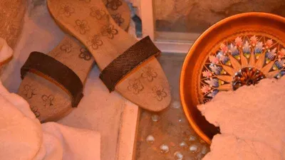 Hamamda sergi olur mu demeyin!