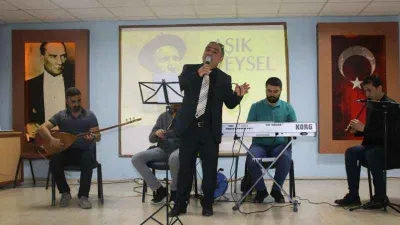 Ünlü ozan, türküleriyle anıldı