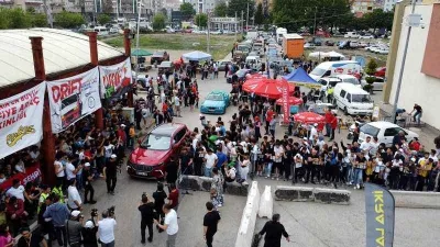 Modifiye Araç Festivali sokakları şenlendirdi