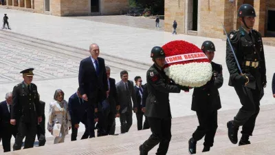 TBMM Başkanı Kurtulmuş ve Başkanlık Divanı üyelerinden Anıtkabir’e ziyaret