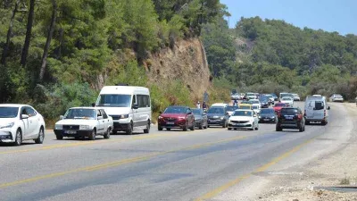 Fethiye'de bayram yoğunluğu trafiğe yansıdı