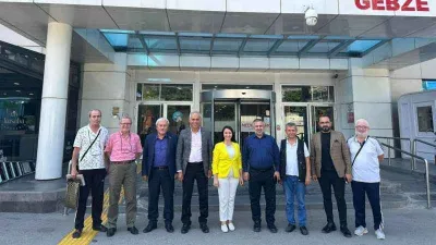 AK Partili belediye başkanları Elmas’ı hastanede ziyaret etti