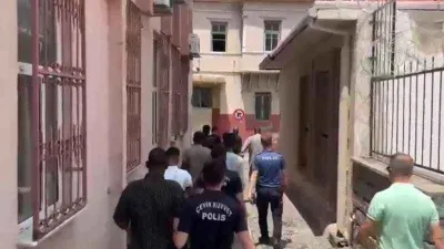 İzmir polisi düzensiz göçmenleri kıskaca aldı: 109 kişi yakalandı