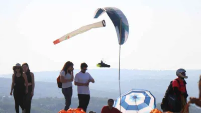 Yamaç paraşütçülerin gözde adresi: Kırantepe