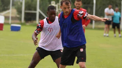 Sivasspor minyatür kalede maç yaptı