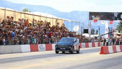 Türkiye’nin ilk yerli ve milli otomobili TOGG drag pistine çıktı