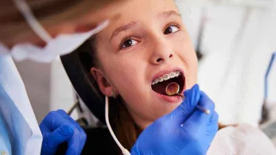 Parmak emme alışkanlığı büyük sorunlara yol açabilir