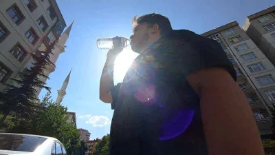 Sıcaklarda su tüketimi hayati önem taşıyor