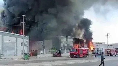 Denizli'de geri dönüşüm tesisinde yangın