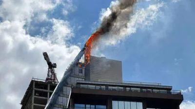 Ataşehir’de 17 katlı iş merkezinde yangın