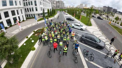 Başakşehir’de bisiklet tutkunları pedalları sağlığa çevirdi