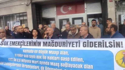 Fatih Unkapanı’nda SGK çalışanları iş bıraktı