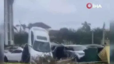 Hortumda araçlar uçtu