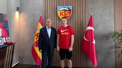 Kayserispor’un Yunan stoperi Kolovetsios’a Bakan Akar’dan büyük sürpriz
