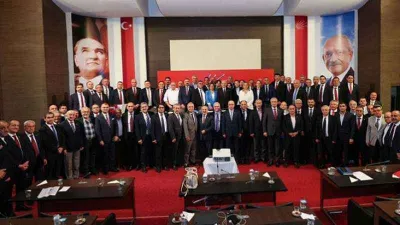 CHP’li il başkanlarından ortak açıklama: “Genel Başkanımız dahil hiçbirimiz eleştiriden muaf değiliz”