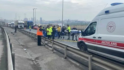 Manisa’da cezaevi nakil aracı ile tır çarpıştı: 6’sı asker 9 yaralı