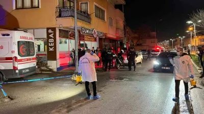 Annesini öldürüp çatıdan atlayan Emrah Karataş hastanede hayatını kaybetti