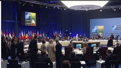 NATO liderleri zirvenin ikinci oturumuna katıldı