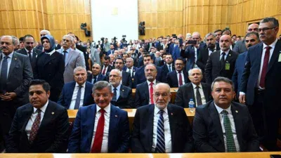 Gelecek ve Saadet partisi TBMM'de ilk grup toplantısını yaptı