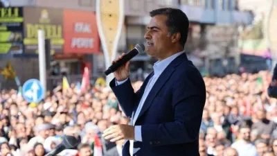 Van Büyükşehir Belediye Başkanı Abdullah Zeydan’a 3 yıl 9 ay hapis cezası