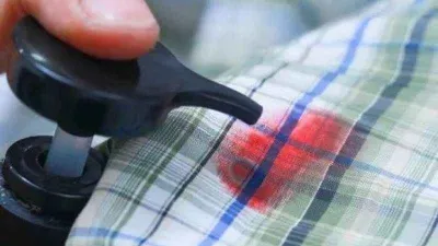 Kıyafete değen makyaj malzemesini çıkarmanın kolay yolu! Makyaj lekesi kıyafetten nasıl çıkar?