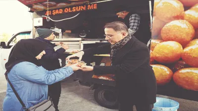 Beylikdüzü'nde şehitler için lokma dağıtıldı