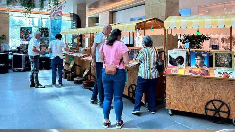 01 Burda AVM, Adana’nın ilk plak festivaline ev sahipliği yaptı