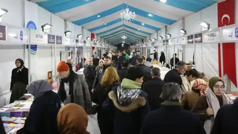 Her yaştan kitapsever kitap fuarında buluşuyor