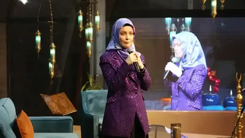 Hatice Kübra Tongar: “Ailede de safları sıklaştırmamız gerekiyor”