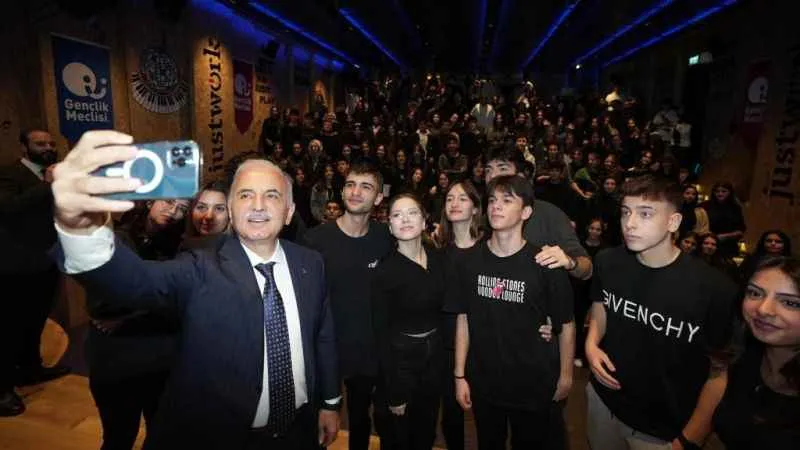 Başkan Yıldırım duyurdu: Ümraniyeli gençler 7 bin liralarına kavuştu