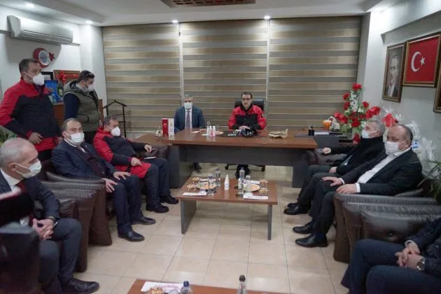 Bakan Dönmez: “5 yıl içerisinde kırsal alandaki eski şebekelerin yenilenmesine ağırlık vereceğiz”