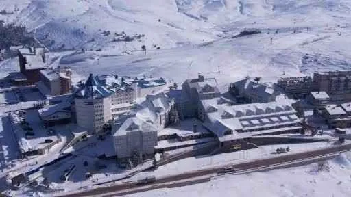 Yerli ve yabancı turistler Uludağ'a akın etti