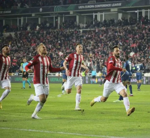 Sivasspor evinde Fiorentina'dan fark yedi.