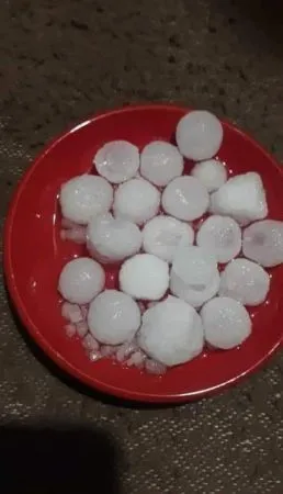 Gaziantep’te şiddetli dolu yağışı kenti beyaza bürüdü