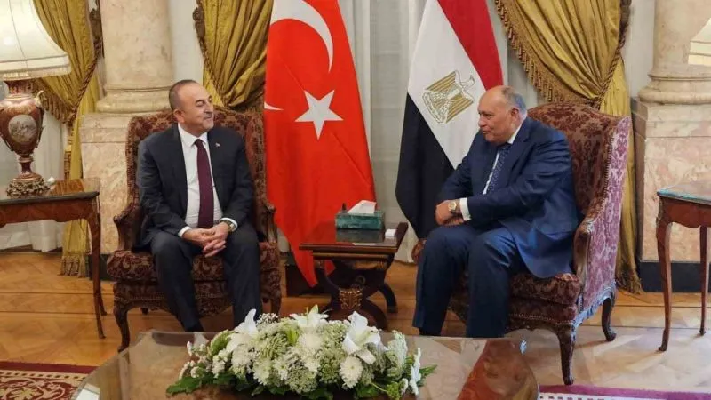 Bakan Çavuşoğlu, Mısırlı mevkidaşı Samih Şükri ile görüştü