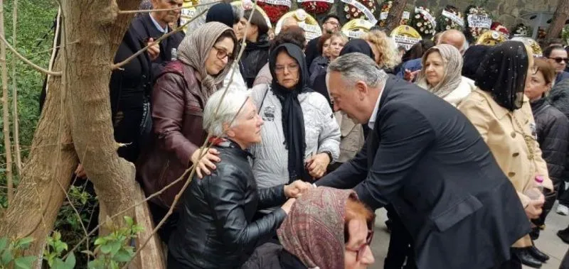 Ünlü restorancı kaza kurbanı: Çarptığı cam kapı sonu oldu