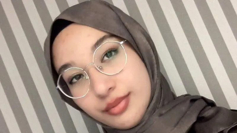 Staj için gelen öğrenciyi başörtüsü sebebiyle almayan okul müdürüne 10 yıla kadar hapis talebi