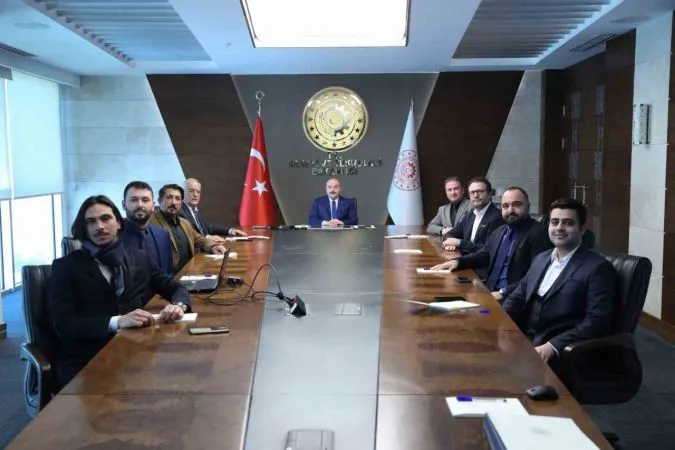 Bu elektrikli otomobili 16 yaşındaki gençler kullanabilecek