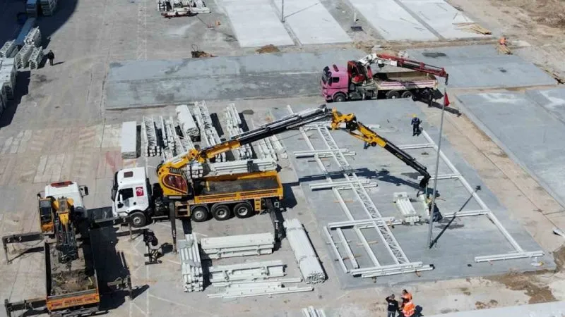 Bakan Kurum: Esnafımız için geçici iş yerleri hazırlıyoruz