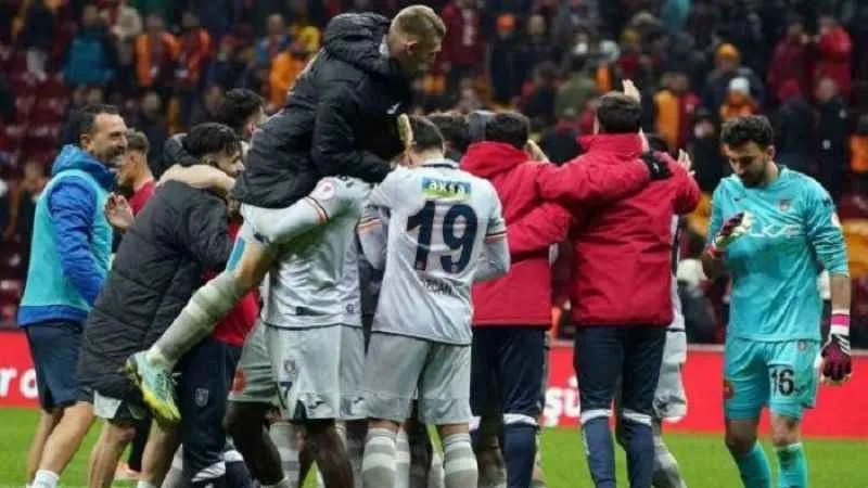 Medipol Başakşehir Ziraat Türkiye Kupası yarı finalde