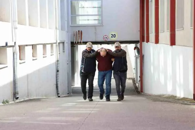 3 yıldır firar olan FETÖ’cünün saklandığı yerden servet çıktı