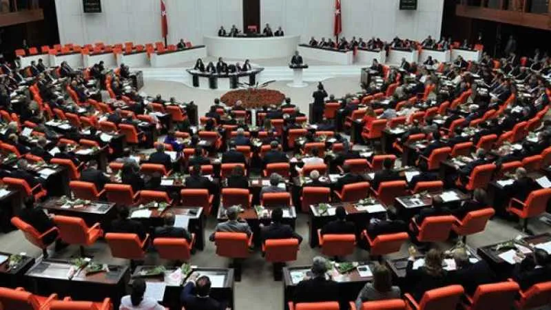 Emekliye 3 bin lira ikramiye Meclis'te kabul edildi