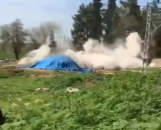 Kontrollü minare yıkımı sırasında kepçe operatörü Mert Kesöoğlu hayatını kaybetti