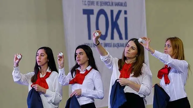 Her yıl 100 Bin Yeni Sosyal Konut Projesi’nde ilk kura İzmir’de çekildi